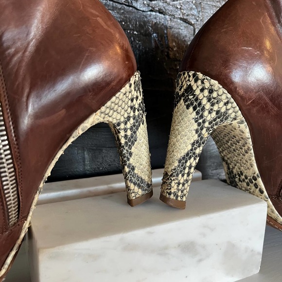 Dries Van Noten FW09 Red Leather and Python Heel Ankle Boots - Picture 5 of 11